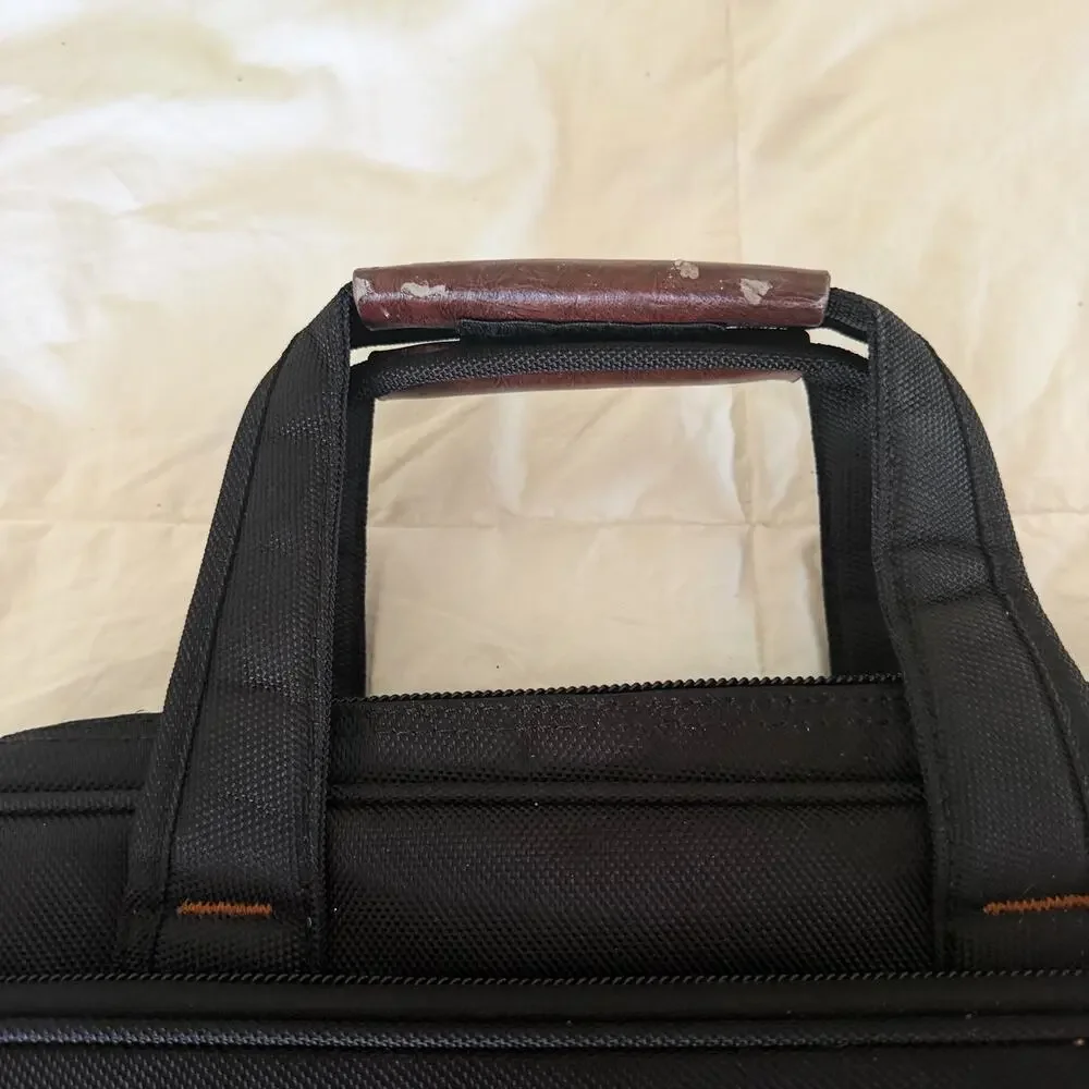 Minerva black laptop